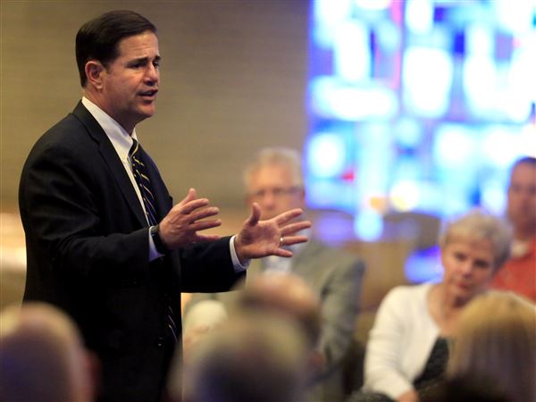 Arizona governor returns to old stomping grounds in Toledo