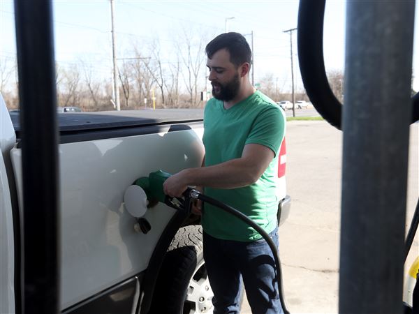 Gas prices spike as Memorial Day weekend nears