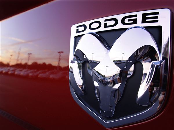 Fiat Chrysler warns 4.8M owners: Don't use the cruise
