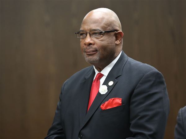 It’s Larry Sykes who should apologize