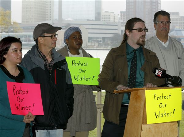 Protect Our Water group in favor of Kapszukiewicz regional water plan