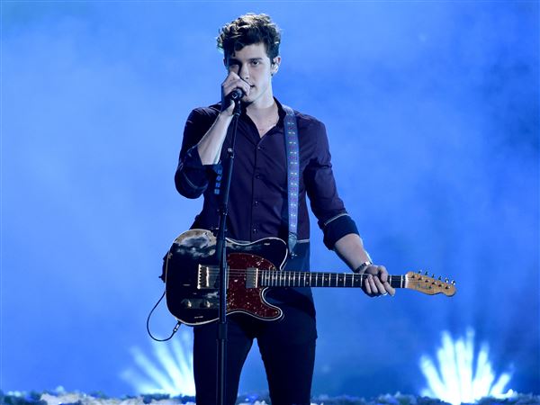 Mendes fragile, soulful on self-titled album