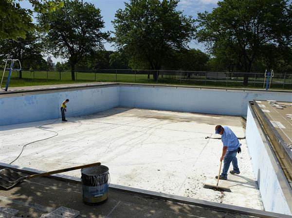 Toledo sets opening dates for pools