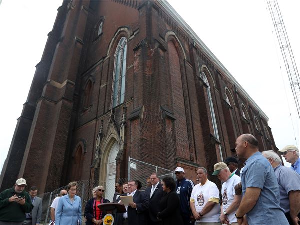 Toledo bishop meets with mayor, Kaptur over pending church demolition