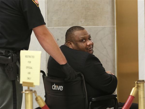 Toledo man goes on trial for police shooting