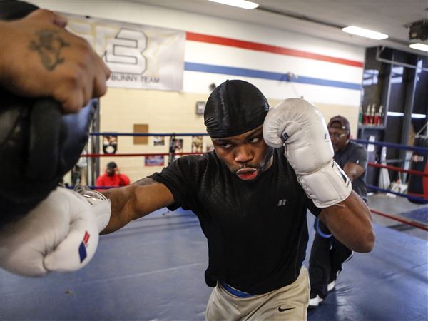 Toledo's Ware remains unbeaten, takes out Collazo
