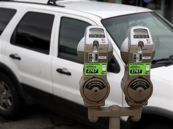 Downtown diners may soon have to pay for parking during lunch hours