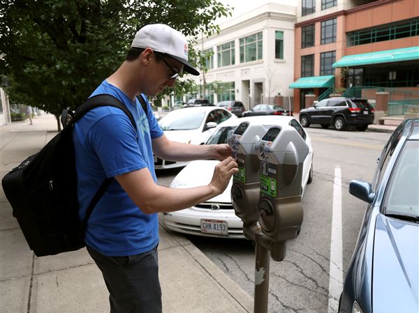 Downtown diners may have to pay for parking during lunch hours