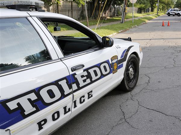 Toledo police investigate two separate shootings