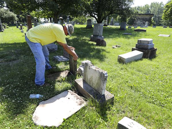 Councilman asks for community's help in finding Forest Cemetery vandals