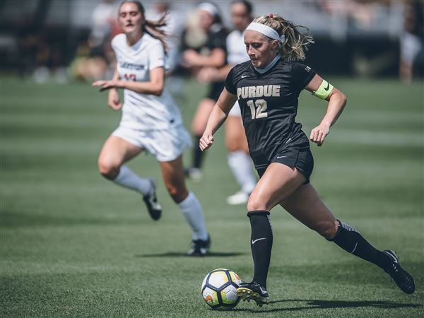 Perrysburg grad Maddy Williams heads overseas for pro soccer career