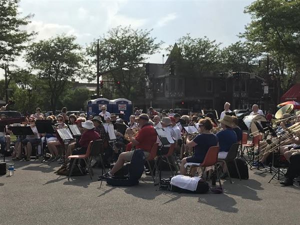 Family picnic hosted in Maumee prior to fireworks display