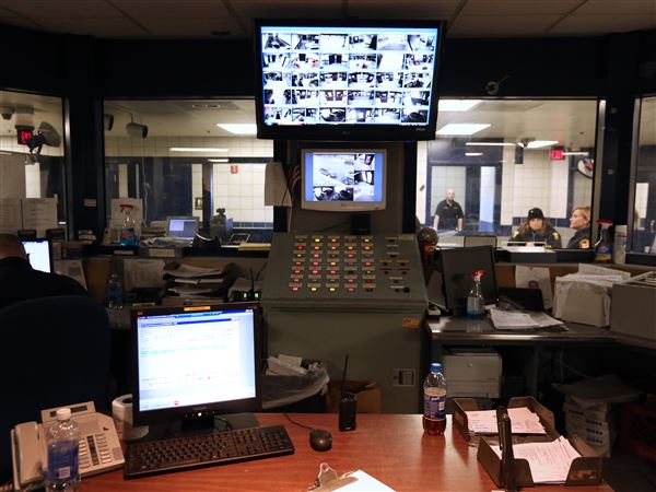 Lucas County jail officer suspended for sexual remarks to colleague