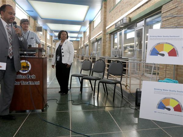 Mayor touts water plan, blames lawmakers for Lake Erie algae woes