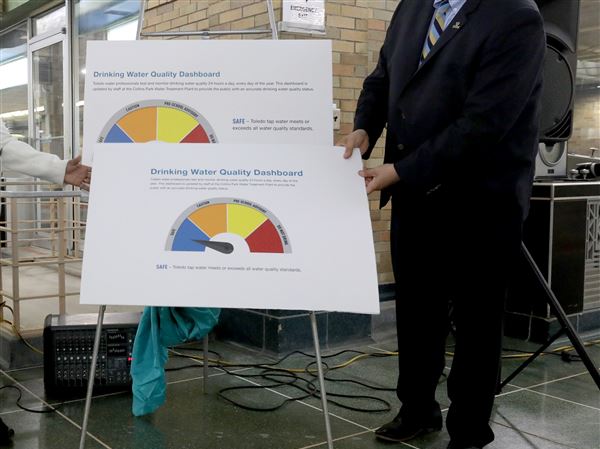 Mayor touts water plant, blames lawmakers for Lake Erie algae woes