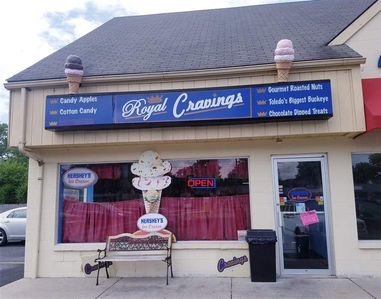Royal-Cravings-store-front