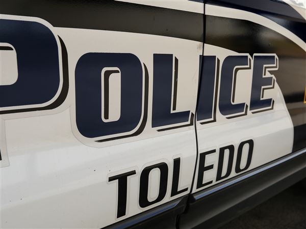 2 dead after robbery at Dollar General