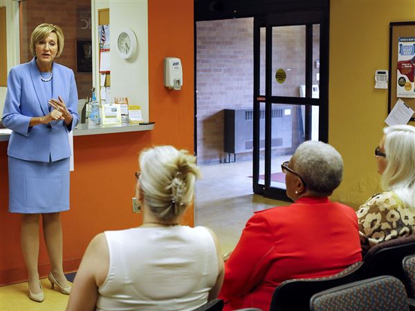 Sutton introduces Cordray health care plan in Toledo