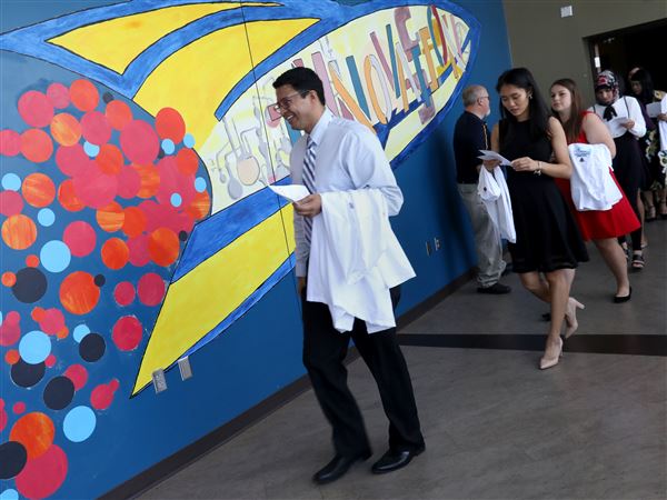 PHOTO GALLERY: First-year UT medical students attend white coat ceremony