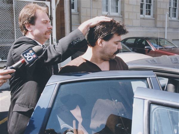 Findlay man hangs up his badge after a lifetime of tracking fugitives