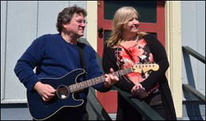 Acoustic duo Tammy and Dan will play a mix of cover tunes Thursday during the Music at the Market Concert Series in Perrysburg.