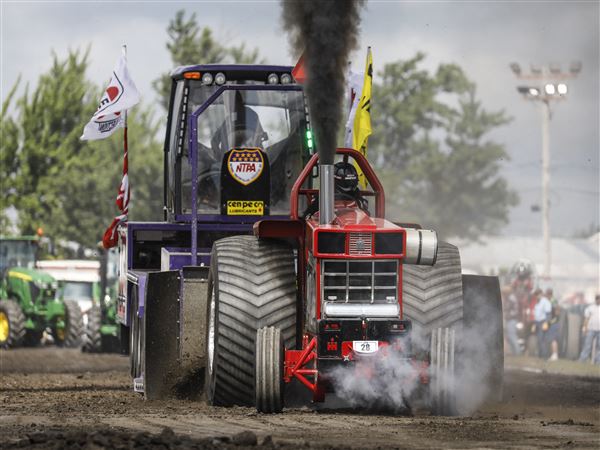 Annual B.G. tractor pulling event pulls in drivers from all over