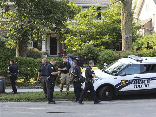 Police: victim in South Toledo double shooting has died