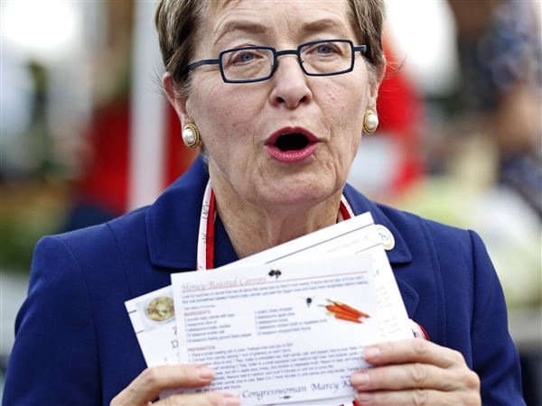 Farmers' market coupons available for low-income seniors