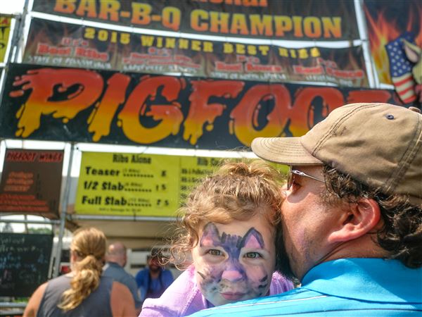 Vendors take awards for best ribs