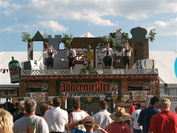 Glockenspiel Toledo the rock stars of German-American Festival