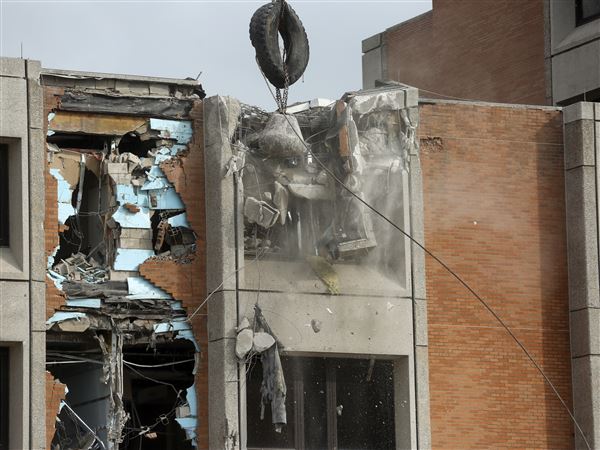 Demolition under way for Riverside Hospital