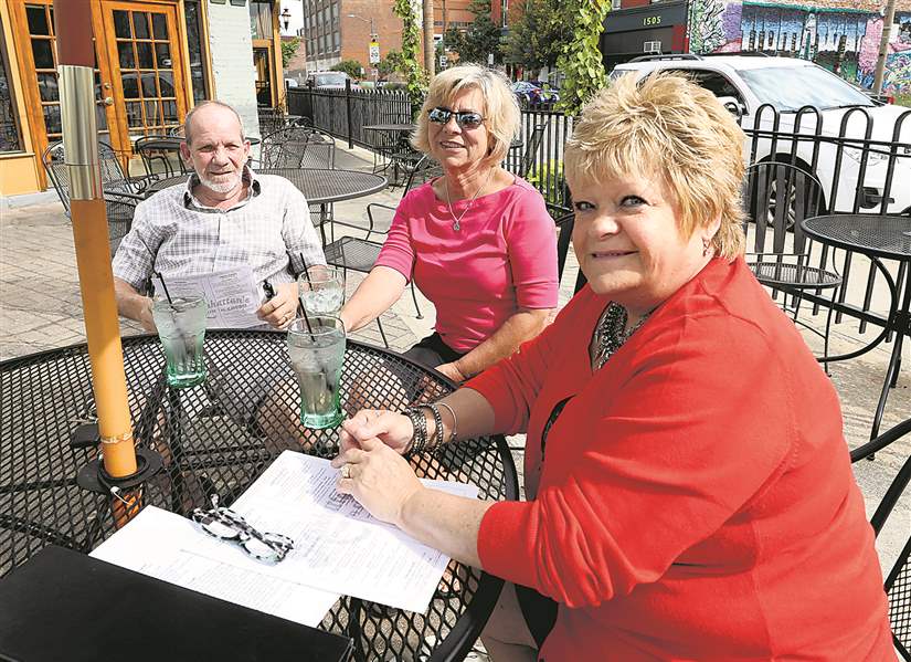 Summer seating sizzles in Toledo area - The Blade