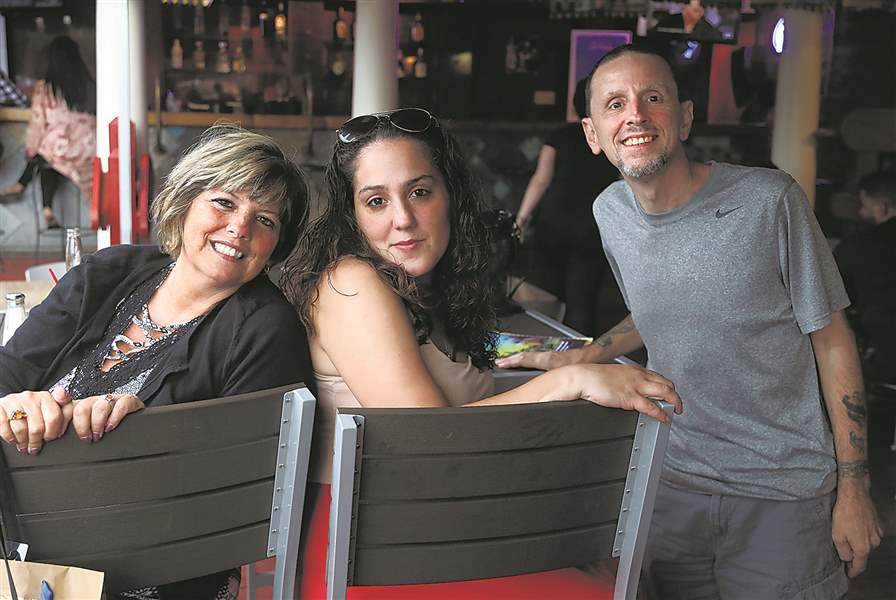 Summer seating sizzles in Toledo area - The Blade