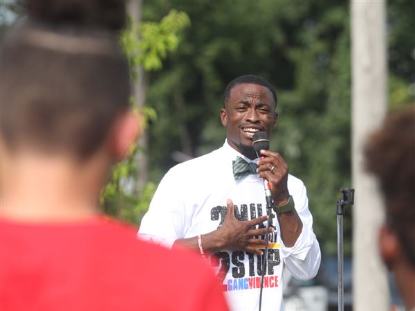 Toledoans march to end gun violence
