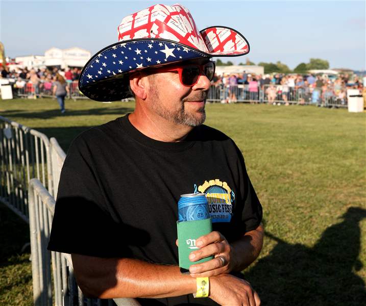 Thousands pack into airport for Bash On The Bay The Blade