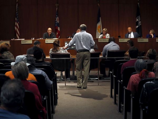 Toledo City Council sets vote on union contracts
