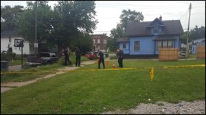 Toledo police respond to reports of a shooting on the 600 block Thayer  Street.