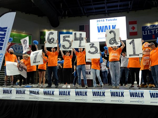 Hundreds walk in Toledo to support autism awareness, research