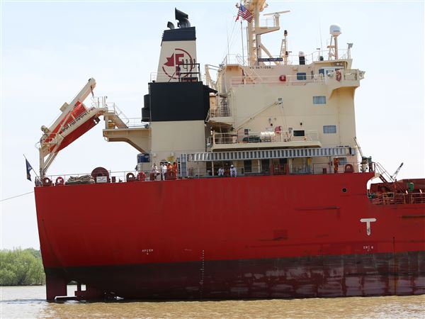 Coast Guard: Pilots of foreign ships may not refuse to work during labor disputes