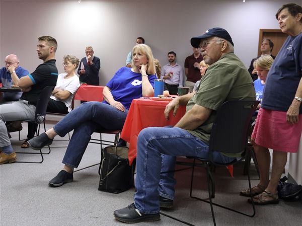 Lucas County GOP, Democrats look on at debate viewing parties