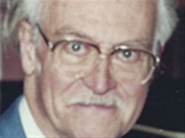 Robert E. Stinson (1920-2018)