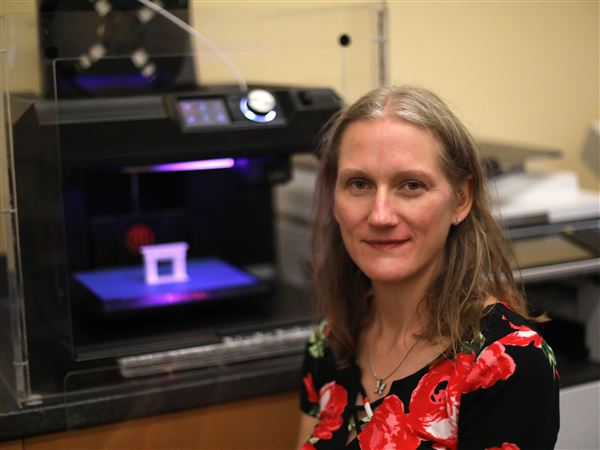 Toledo woman uses Oregon library's 3D printer to help others