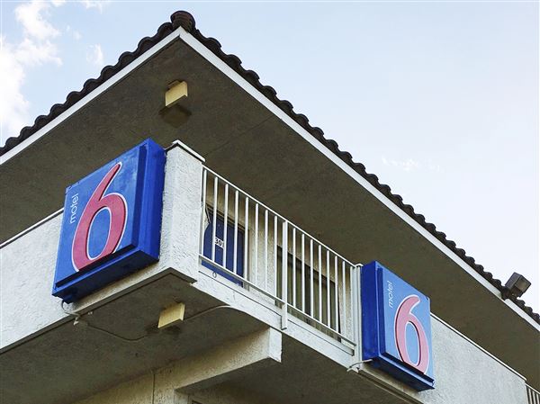 Lawsuit alleges Motel 6 in Huron gave out personal information of guests