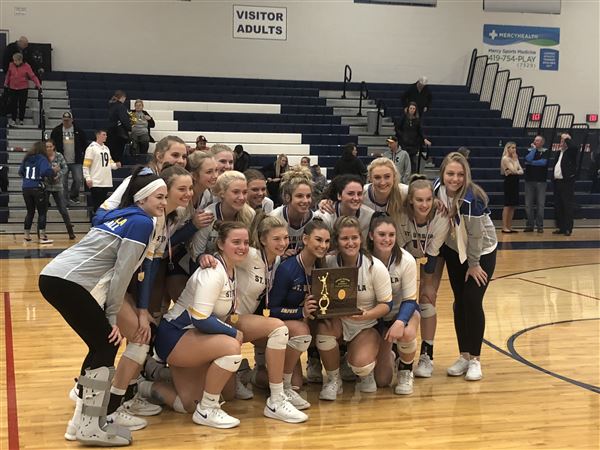 St. Ursula claims 11th consecutive district volleyball crown