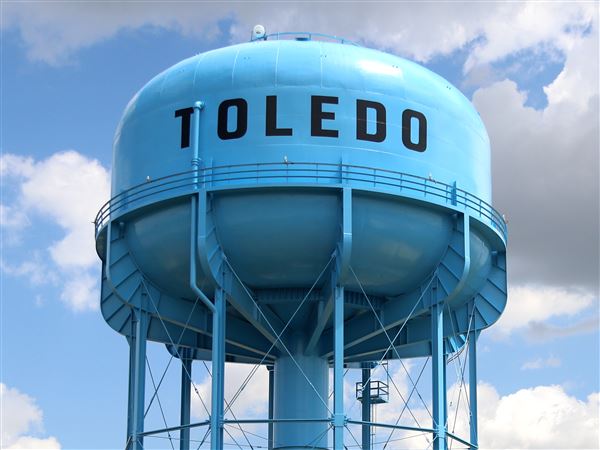 Toledo's tap water troubles topic of community forum