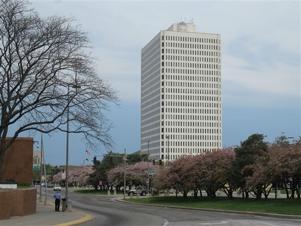 Both Spang, Byers tout experience as qualification for commissioner