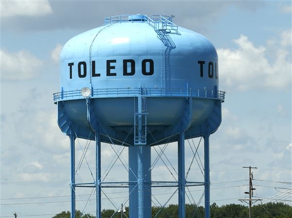 Perrysburg approves water contract with Toledo