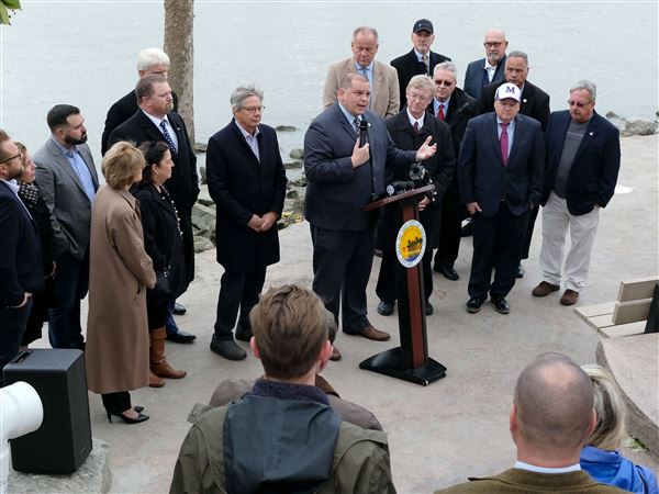 Area leaders tout 40-year water contracts as victory for regional cooperation