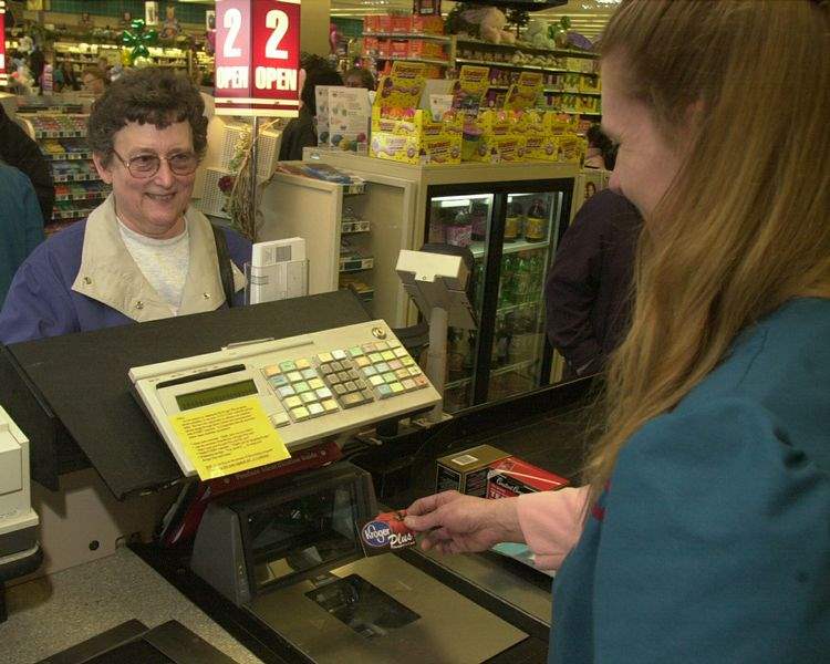 Grocery-shoppers-dealt-savings-as-2-more-big-chains-offer-cards