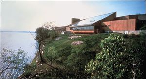 The resort lodge at Deer Creek State Park has 110 guest rooms, many wiht private balconies that overlook 1,200-acre Deer Creek Lake. The lodge is one of eight such facilities in Ohio state parks.